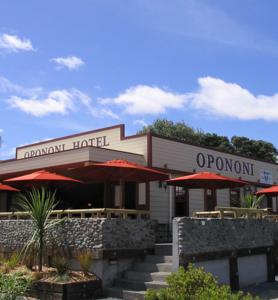 Opononi Hotel